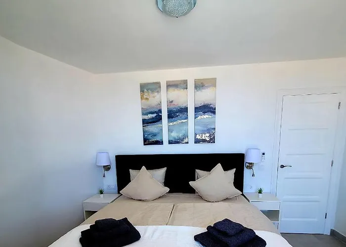 Tower Penthouse Parque Santiago I شقة بلايا ذي لاس أميريكاس